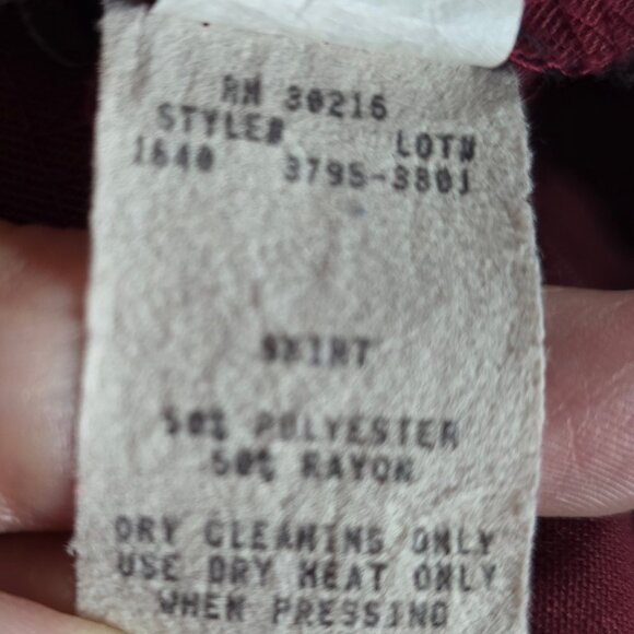 MARMIE WEST (3/4) Vintage 2Pc. Career Suit Burgundy white Gold Button Detail - Picture 8 of 10